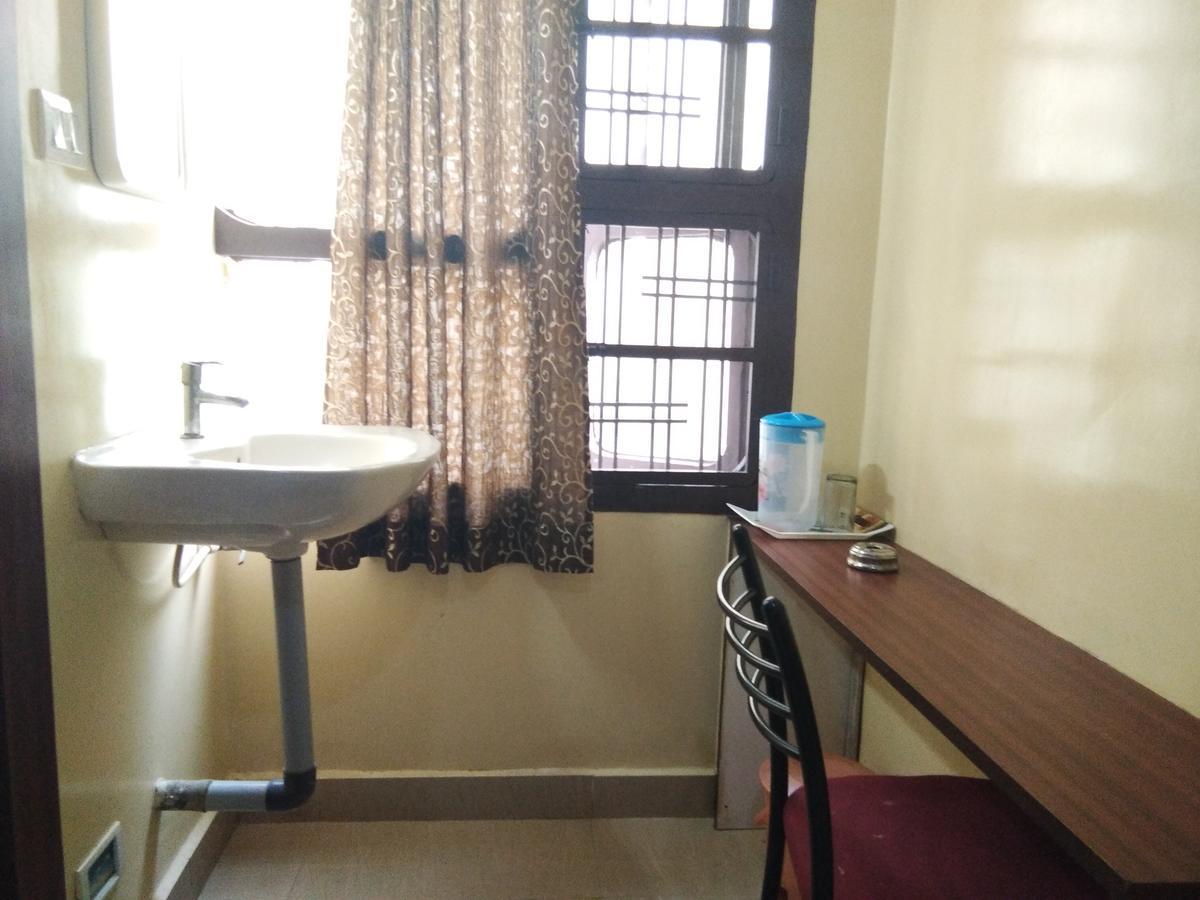 Hotel Adarsh Residency Tirupati Exterior photo