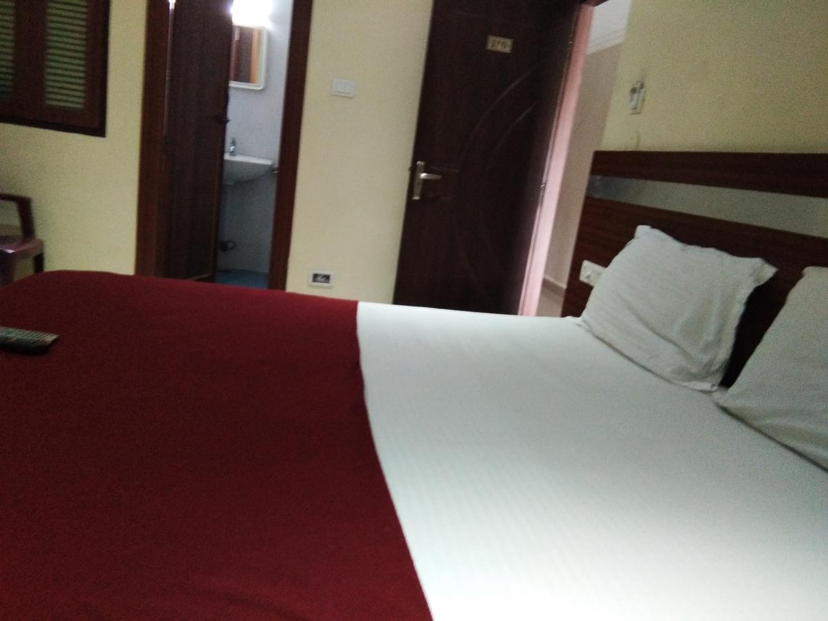 Hotel Adarsh Residency Tirupati Exterior photo