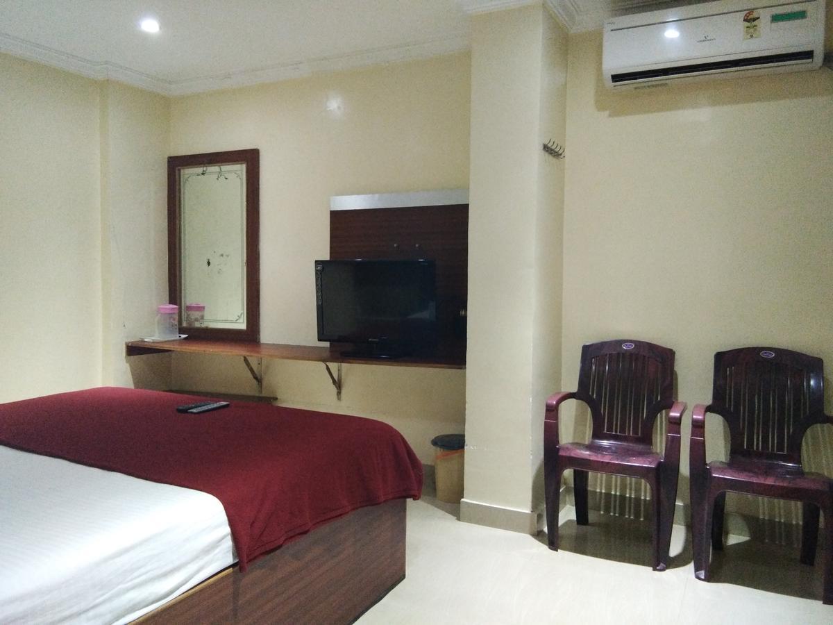 Hotel Adarsh Residency Tirupati Exterior photo